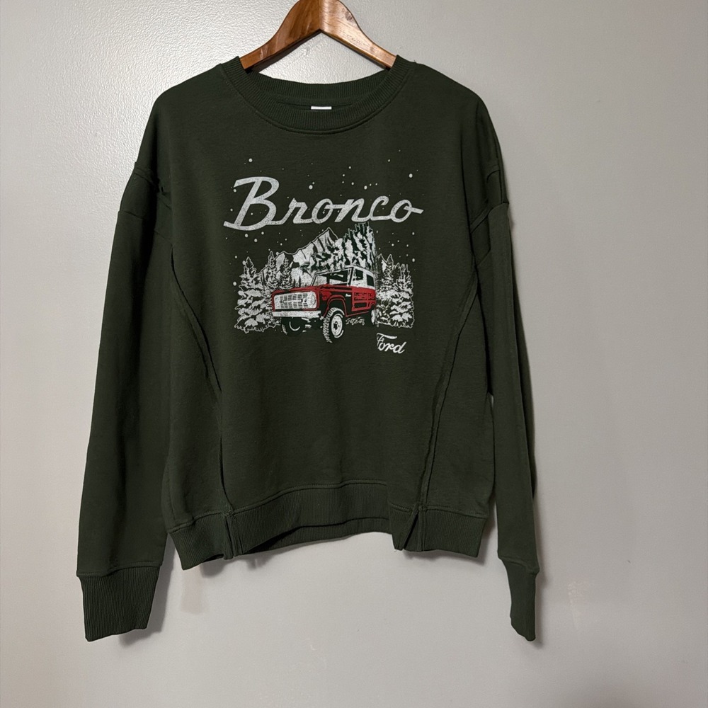 NWT Old Ford Bronco Christmas Winter Graphic Sweatshirt L Forest Green